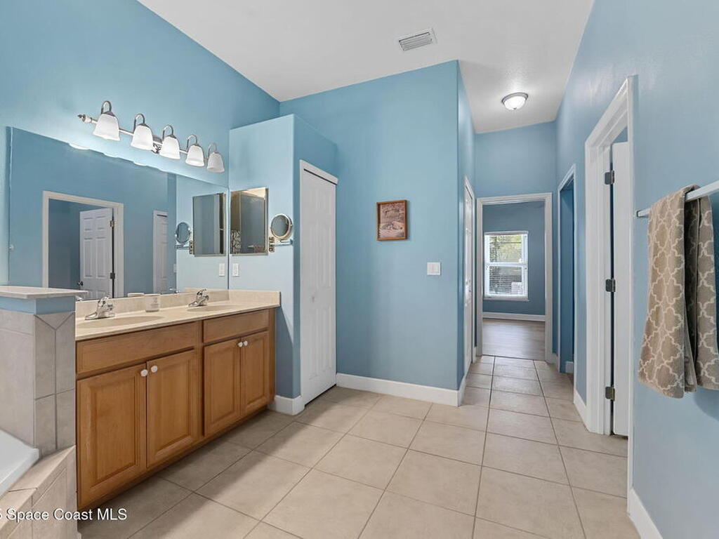 5680 Seminole Street, Mims, FL 32754