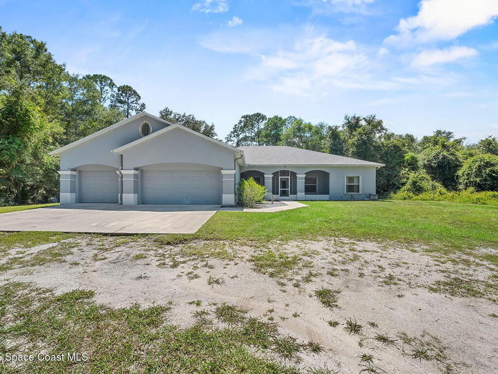5680 Seminole Street, Mims, FL 32754