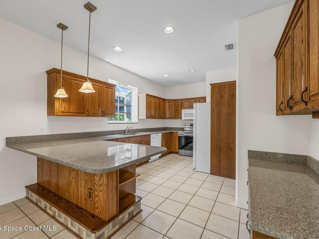 805 W Central Boulevard, Cape Canaveral, FL 32920