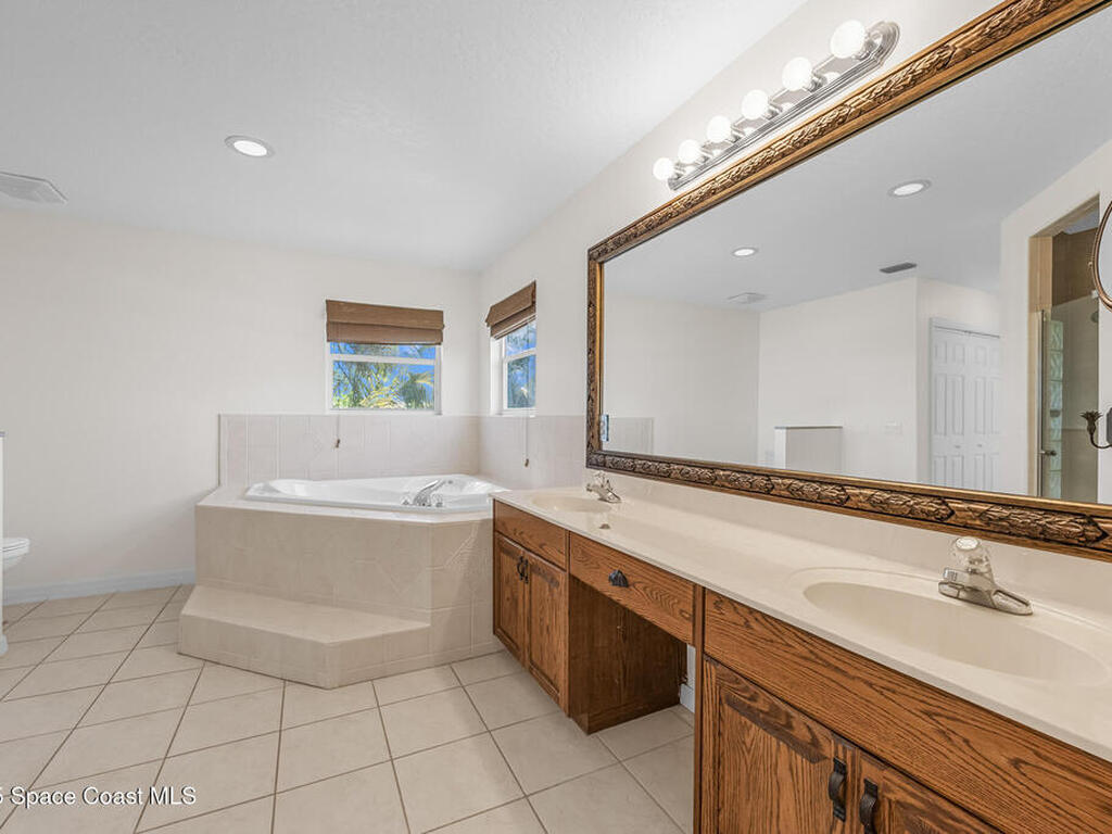 805 W Central Boulevard, Cape Canaveral, FL 32920