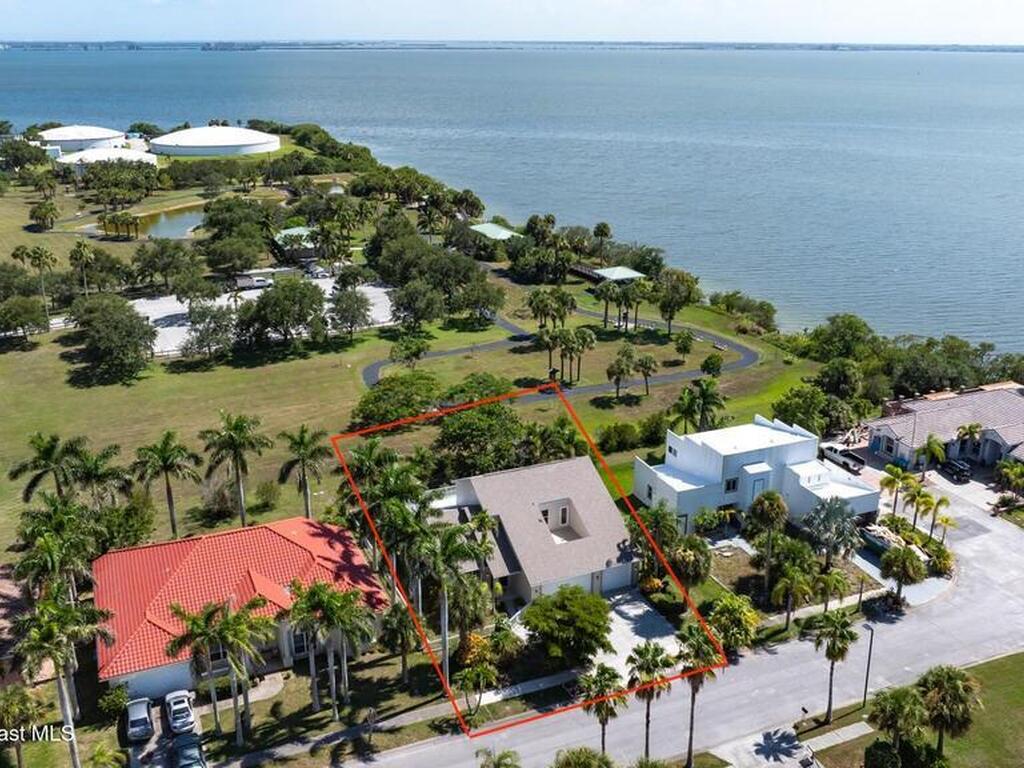 805 W Central Boulevard, Cape Canaveral, FL 32920