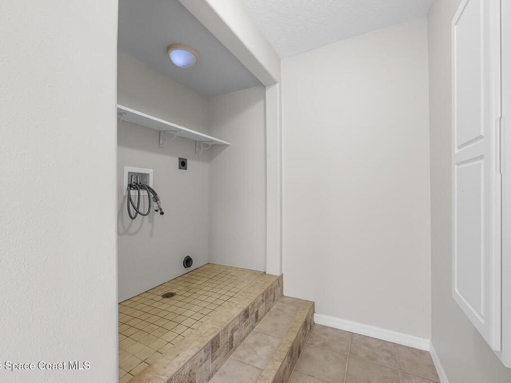 805 W Central Boulevard, Cape Canaveral, FL 32920