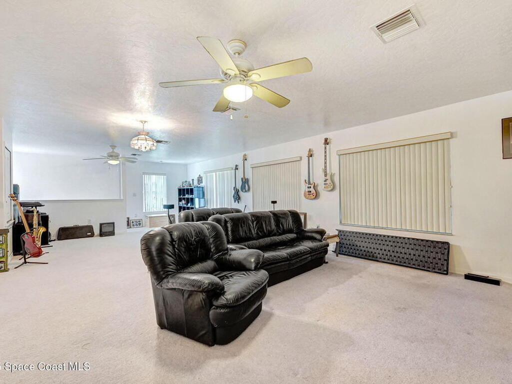 393 Farley Street, Palm Bay, FL 32908