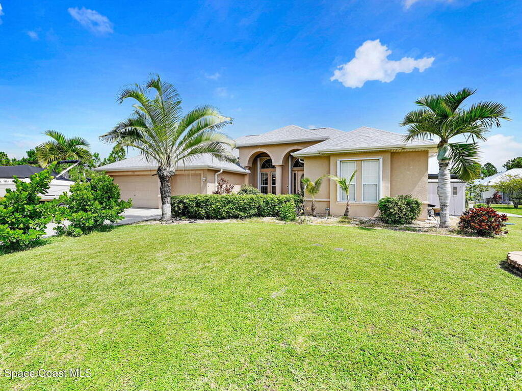 393 Farley Street, Palm Bay, FL 32908