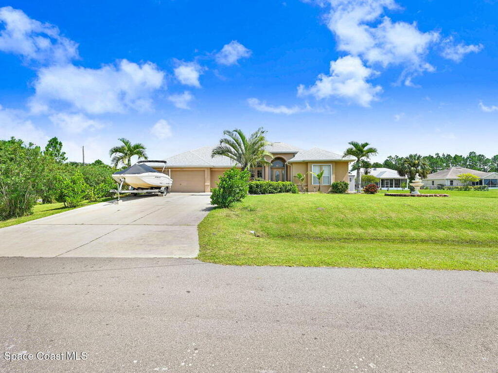 393 Farley Street, Palm Bay, FL 32908