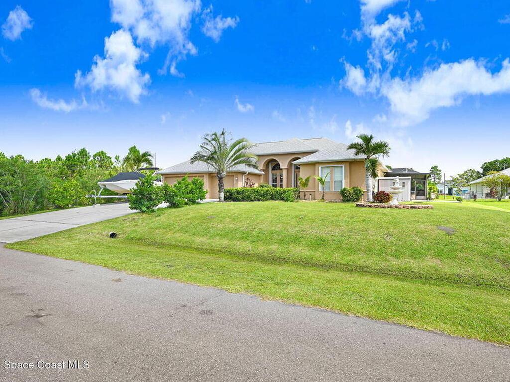 393 Farley Street, Palm Bay, FL 32908