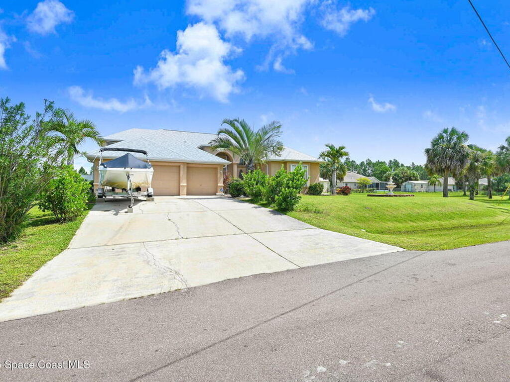 393 Farley Street, Palm Bay, FL 32908