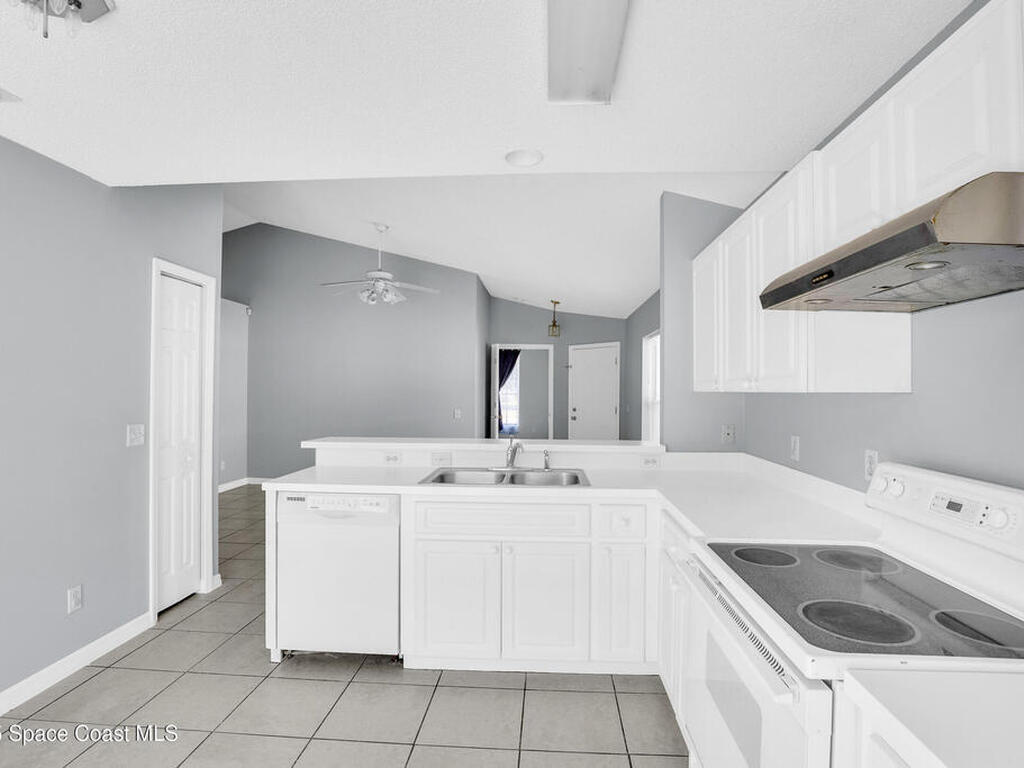 706 Wisteria Avenue, Fort Pierce, FL 34982