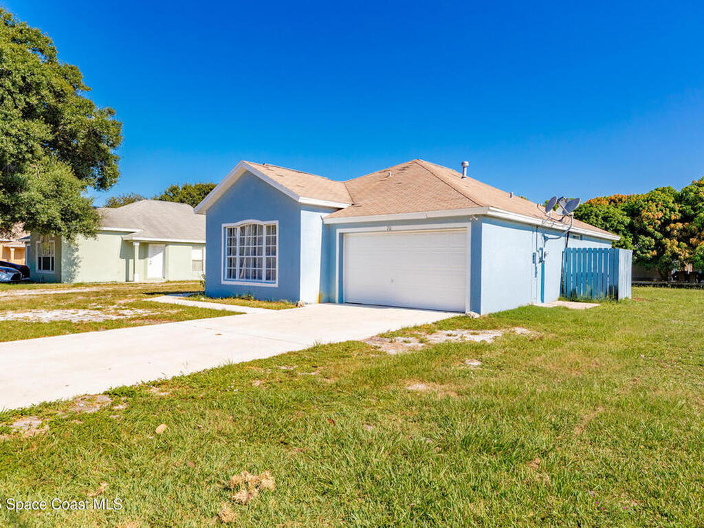706 Wisteria Avenue, Fort Pierce, FL 34982