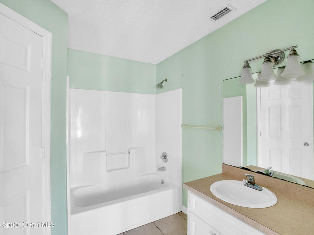 706 Wisteria Avenue, Fort Pierce, FL 34982