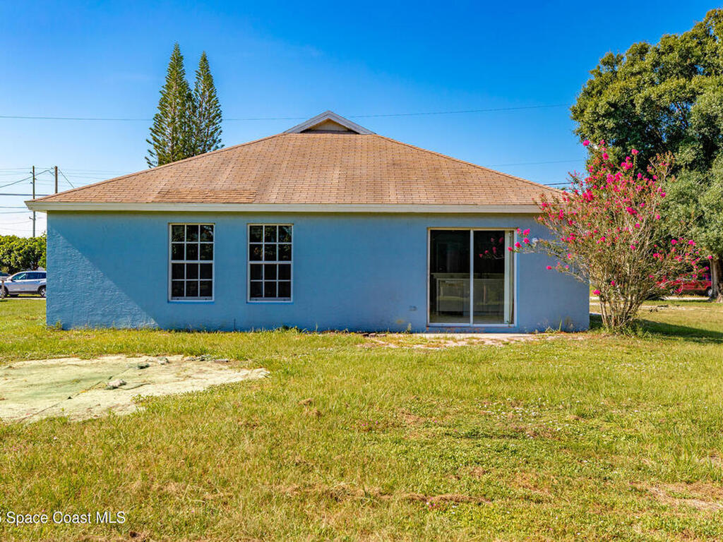 706 Wisteria Avenue, Fort Pierce, FL 34982