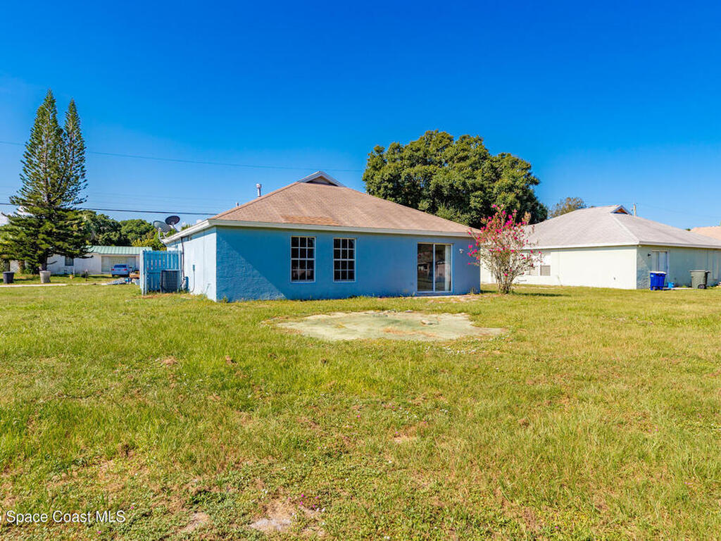 706 Wisteria Avenue, Fort Pierce, FL 34982