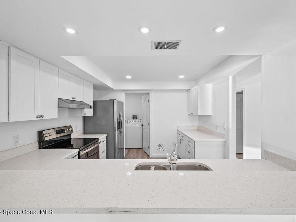 1700 Commodore Boulevard, Cocoa Beach, FL 32931