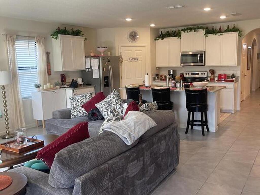 939 Remington Green Drive, Palm Bay, FL 32909