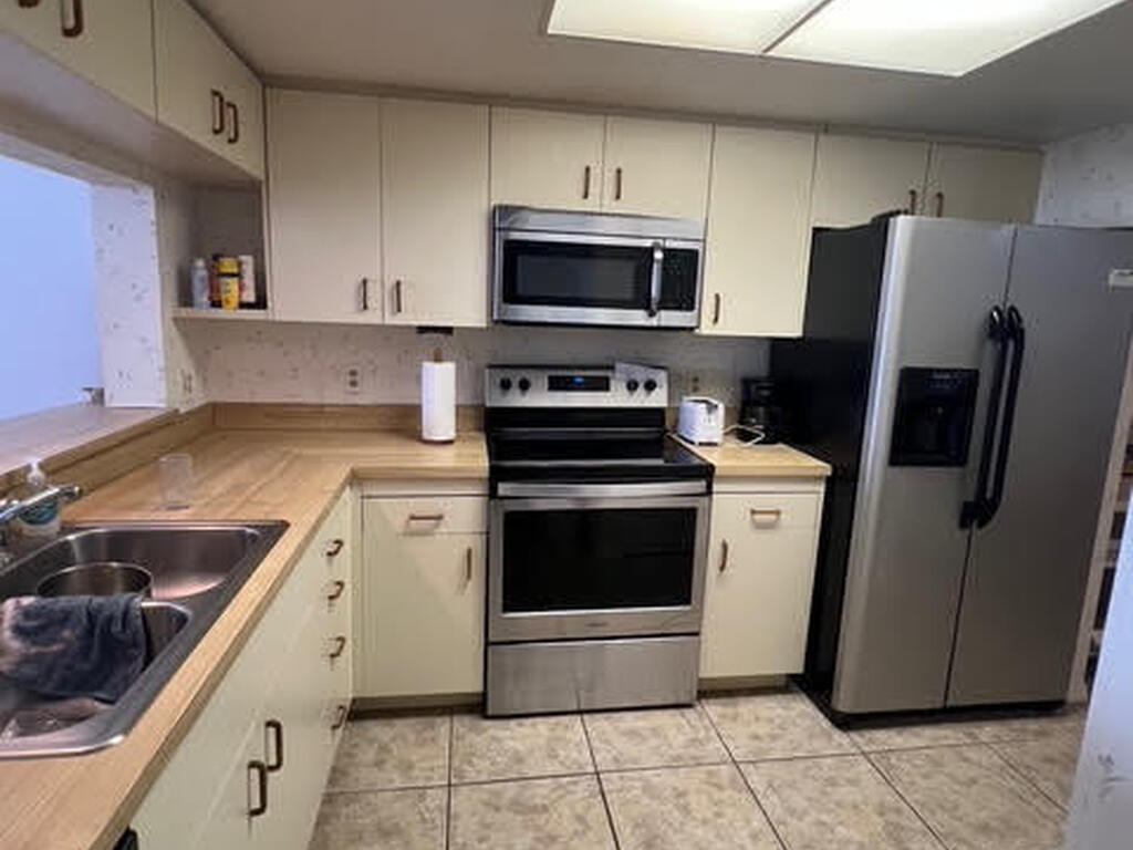 3609 S Banana River Boulevard, Cocoa Beach, FL 32931