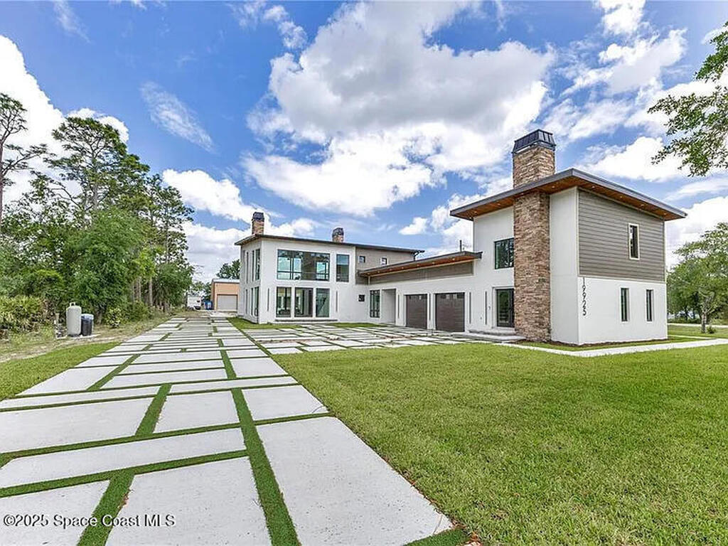 19925 Quinella Street Street, Orlando, FL 32833