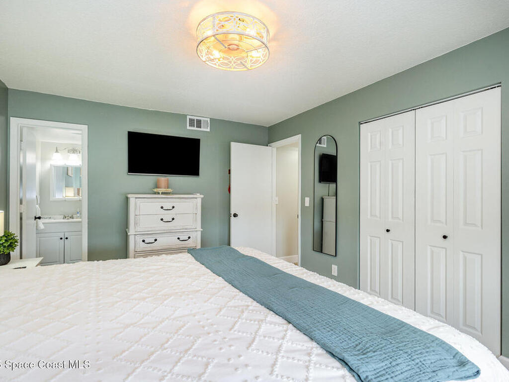 594 N Wickham Road, Melbourne, FL 32935