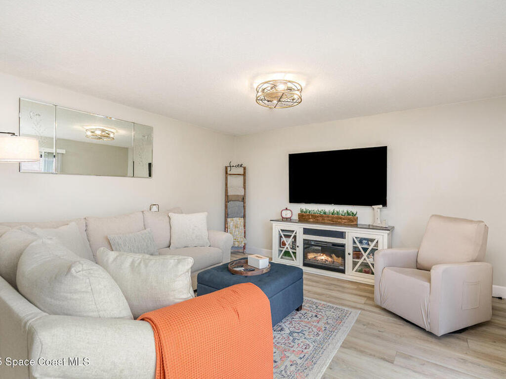 594 N Wickham Road, Melbourne, FL 32935