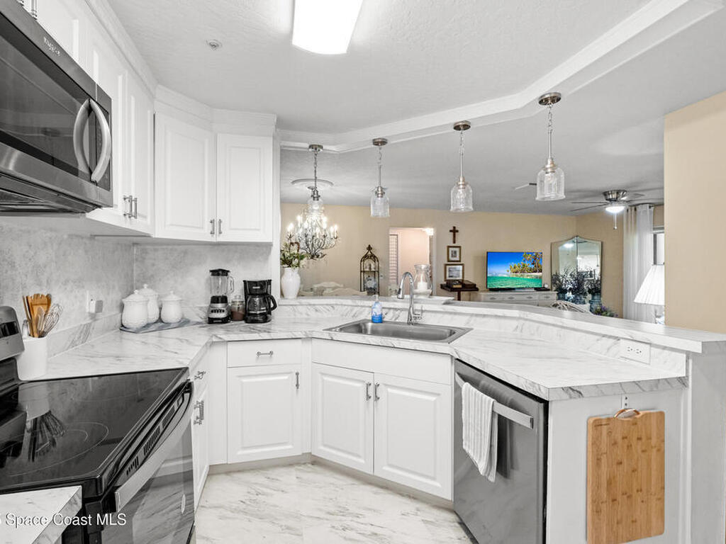 7667 N Wickham Road, Suntree, FL 32940