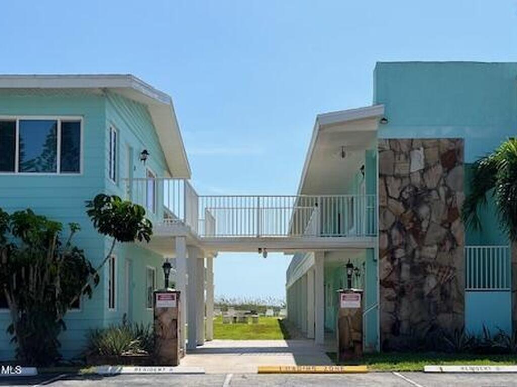 1563 S Atlantic Avenue, Cocoa Beach, FL 32931