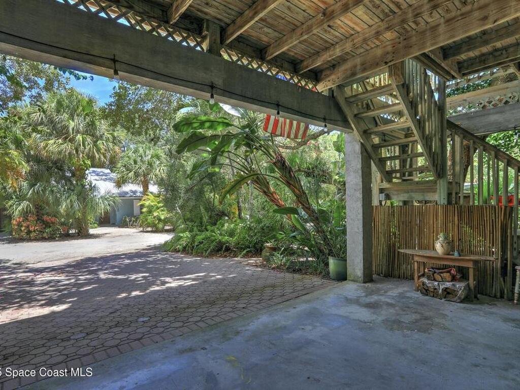 1961 W Pebble Path, Vero Beach, FL 32963