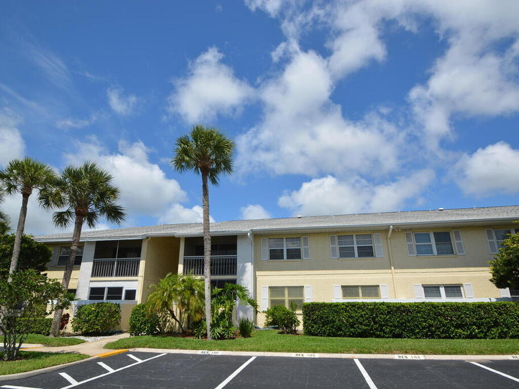 915 Sonesta Avenue, Palm Bay, FL 32905