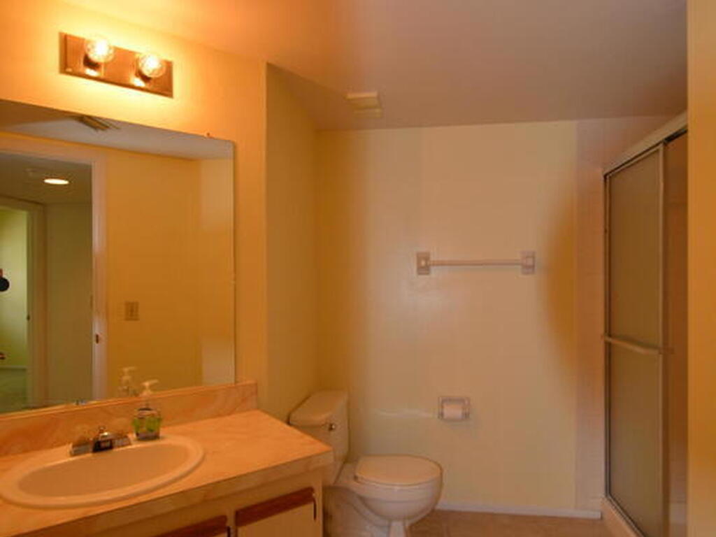 915 Sonesta Avenue, Palm Bay, FL 32905