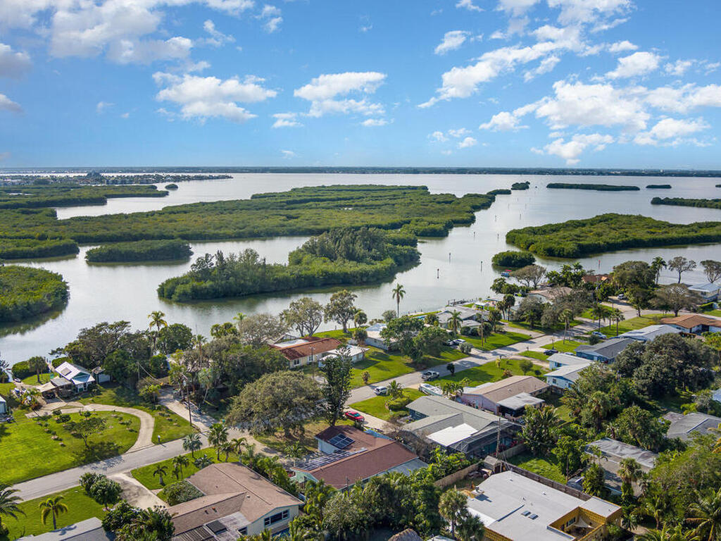 787 Nassau Road, Cocoa Beach, FL 32931