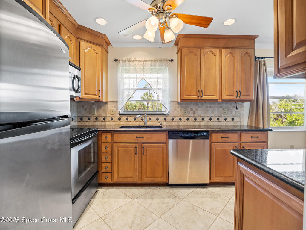 107 Springlake Court, Vero Beach, FL 32962