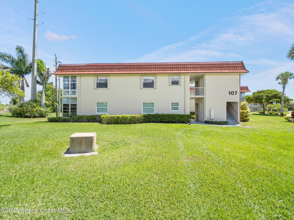107 Springlake Court, Vero Beach, FL 32962