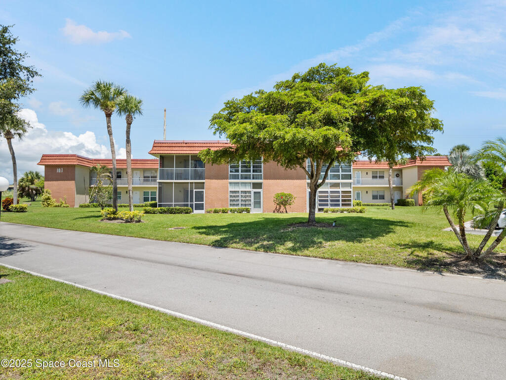 107 Springlake Court, Vero Beach, FL 32962