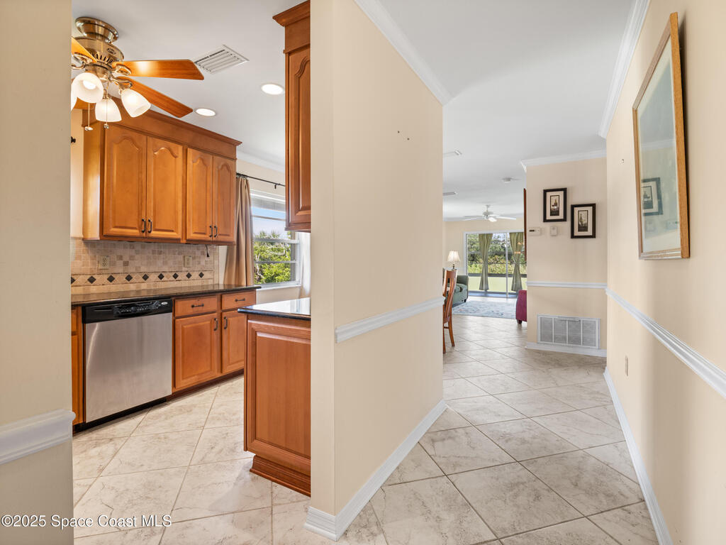 107 Springlake Court, Vero Beach, FL 32962