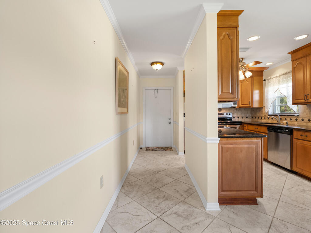 107 Springlake Court, Vero Beach, FL 32962