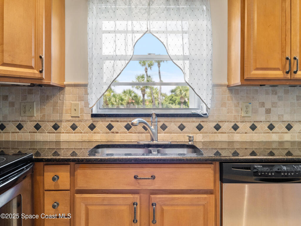 107 Springlake Court, Vero Beach, FL 32962