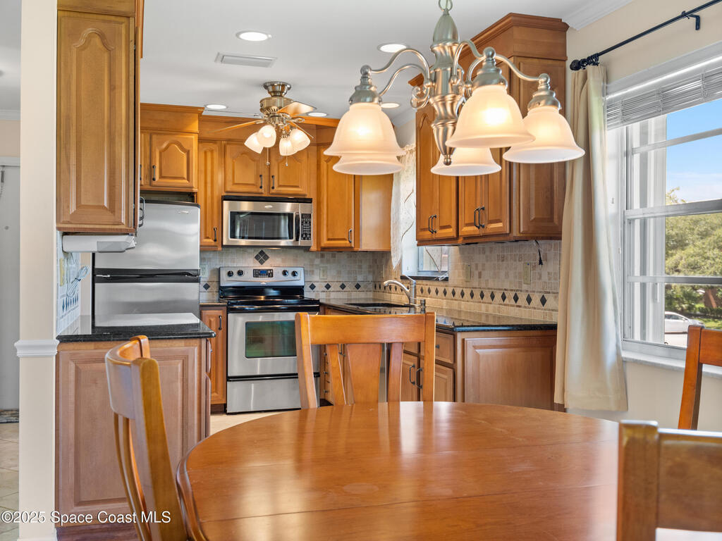 107 Springlake Court, Vero Beach, FL 32962