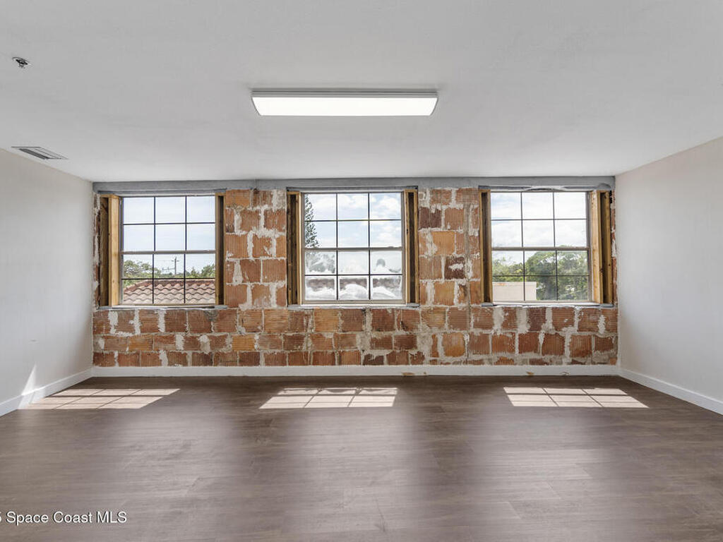 909 E New Haven Avenue, Melbourne, FL 32901