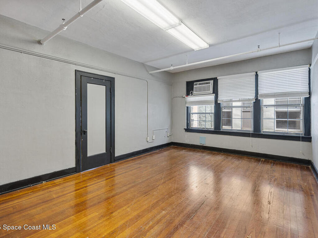 909 E New Haven Avenue, Melbourne, FL 32901