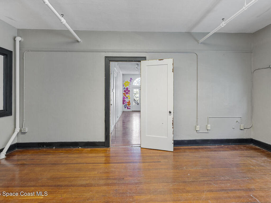 909 E New Haven Avenue, Melbourne, FL 32901