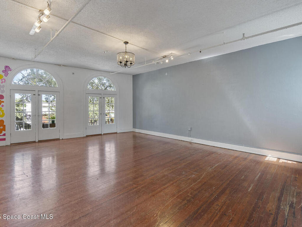 909 E New Haven Avenue, Melbourne, FL 32901