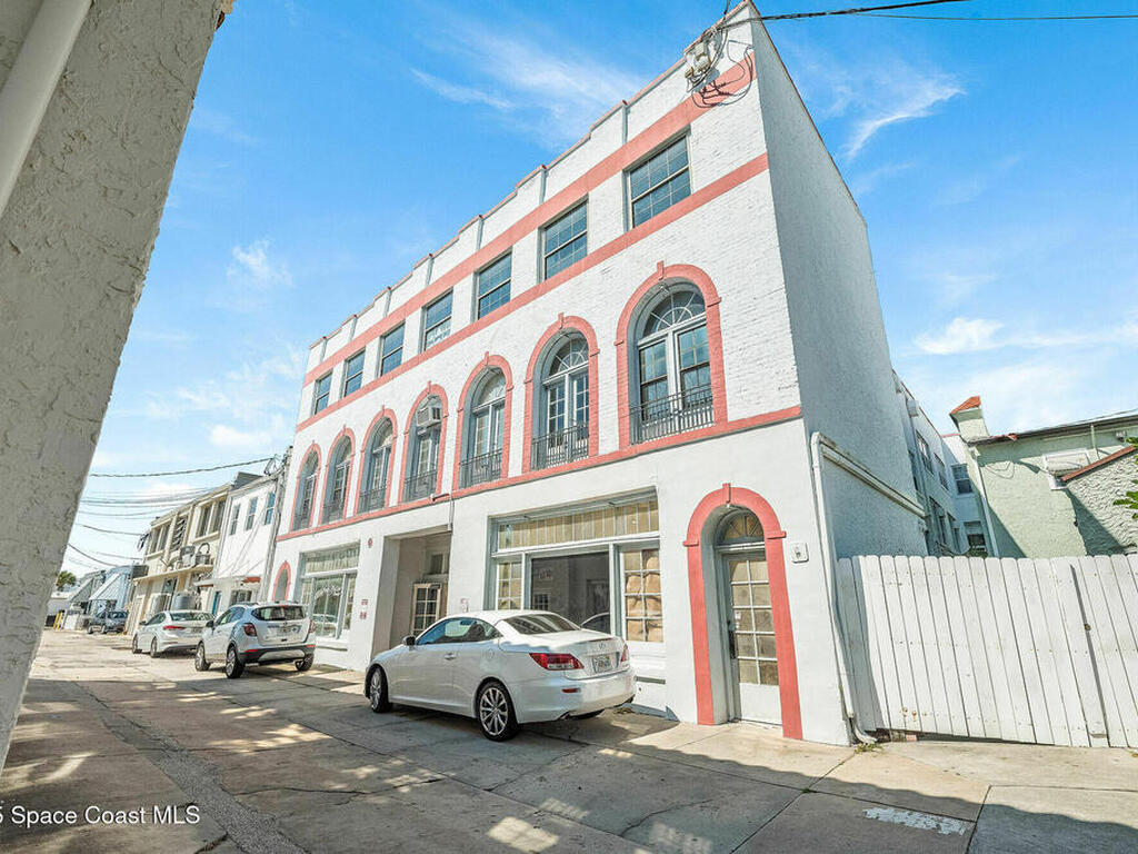 909 E New Haven Avenue, Melbourne, FL 32901