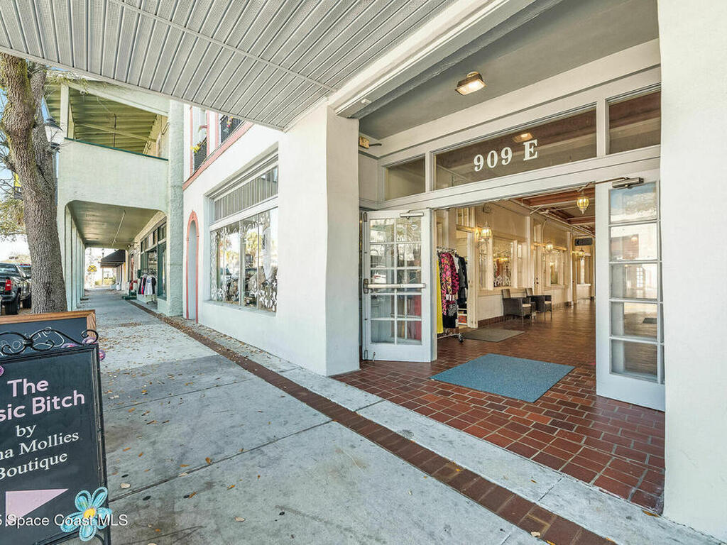 909 E New Haven Avenue, Melbourne, FL 32901