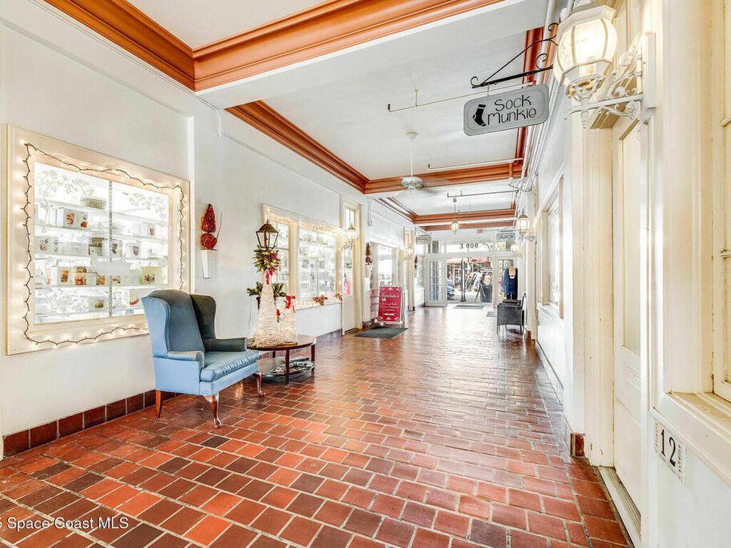 909 E New Haven Avenue, Melbourne, FL 32901