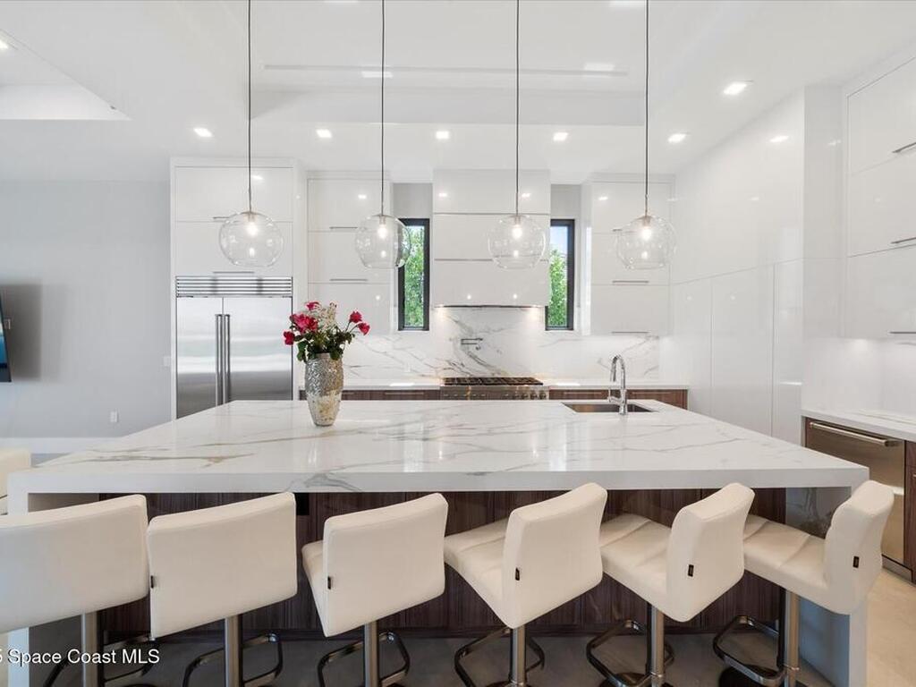 1806 Mooringline Drive, Vero Beach, FL 32963