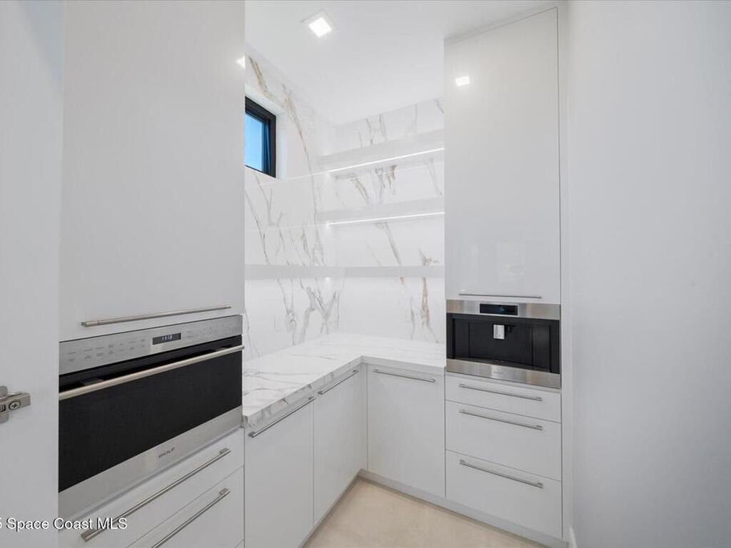 1806 Mooringline Drive, Vero Beach, FL 32963