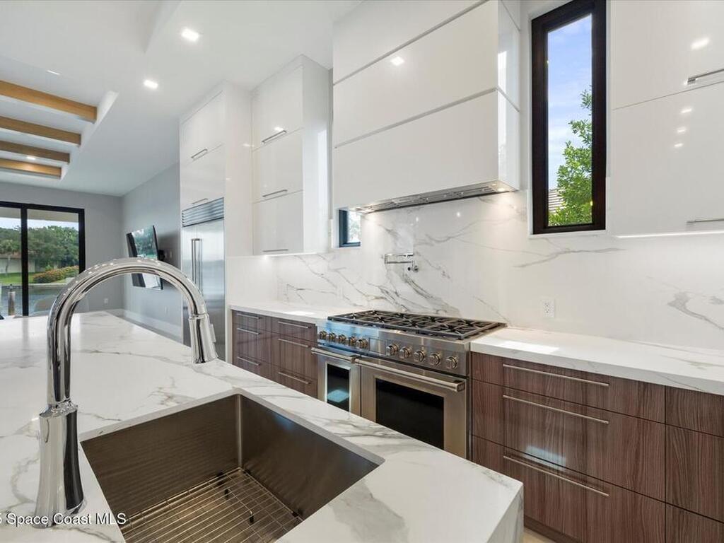 1806 Mooringline Drive, Vero Beach, FL 32963