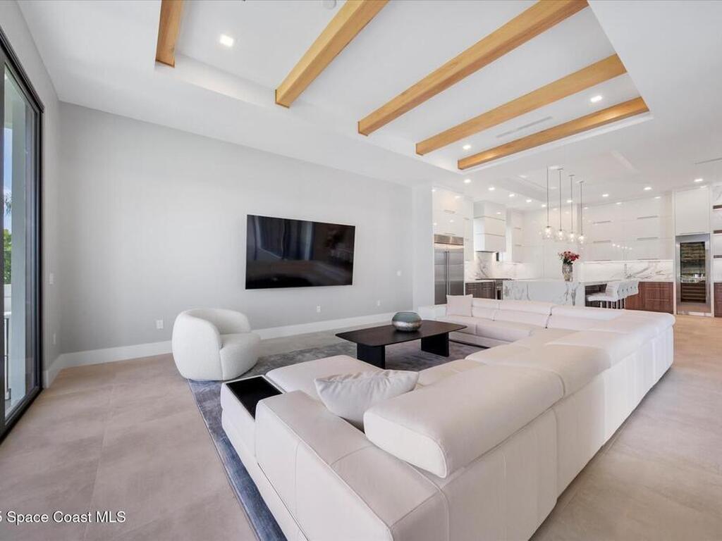 1806 Mooringline Drive, Vero Beach, FL 32963