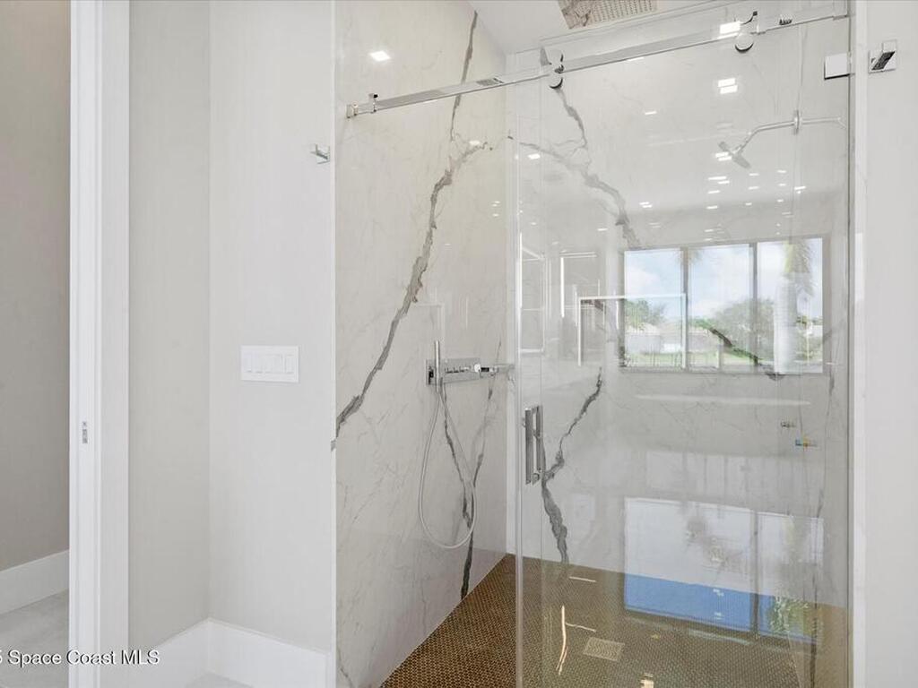 1806 Mooringline Drive, Vero Beach, FL 32963