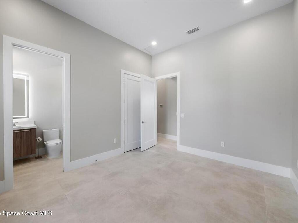 1806 Mooringline Drive, Vero Beach, FL 32963