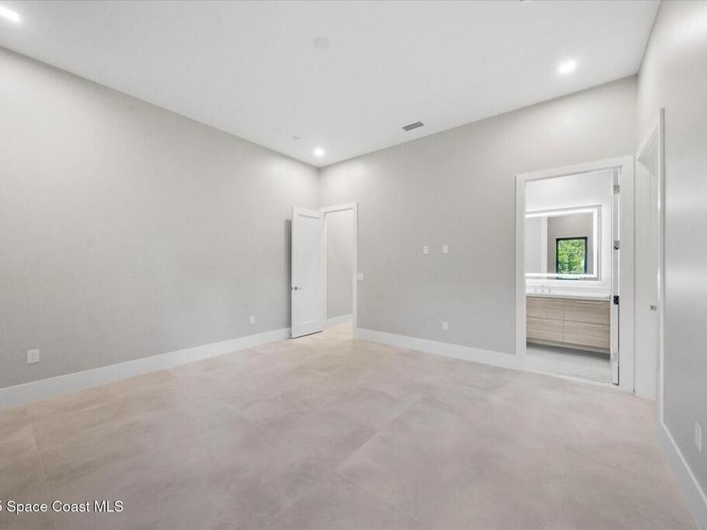 1806 Mooringline Drive, Vero Beach, FL 32963