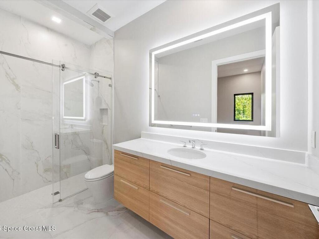 1806 Mooringline Drive, Vero Beach, FL 32963